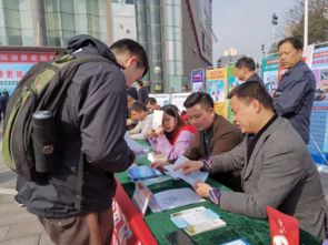 創業服務三湘行活動日 岳陽市人社局開展創業政策咨詢服務