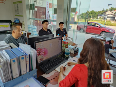 富順縣創新服務模式 院壩里的“一站式”服務，助力農民工就業創業與企業咨詢同步提升